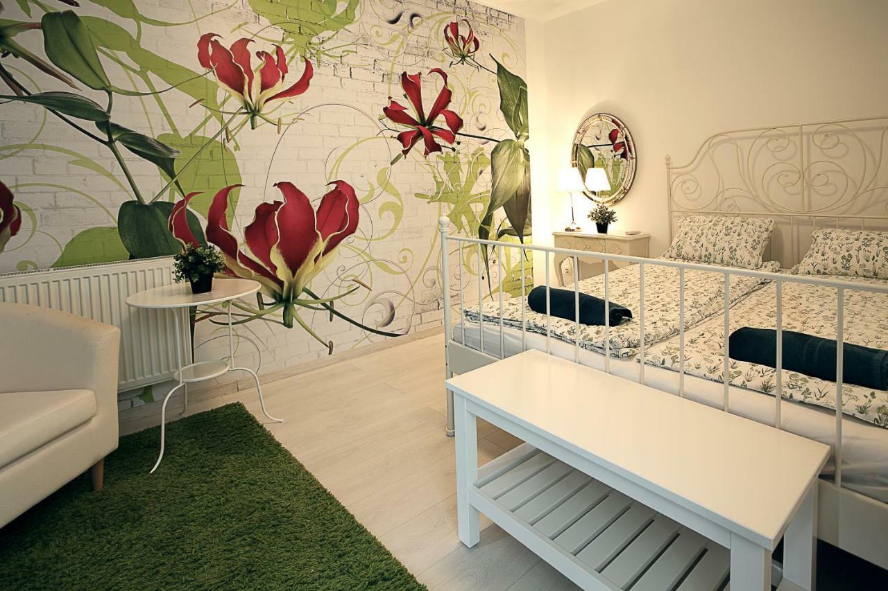 Townhouse On Budapest Border ブダエルシュ エクステリア 写真