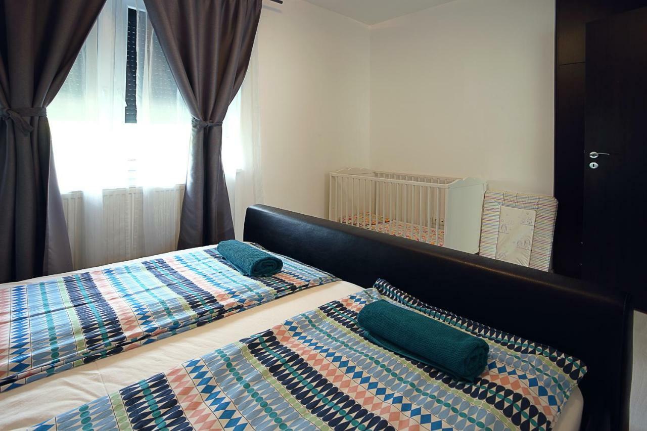 Townhouse On Budapest Border ブダエルシュ エクステリア 写真