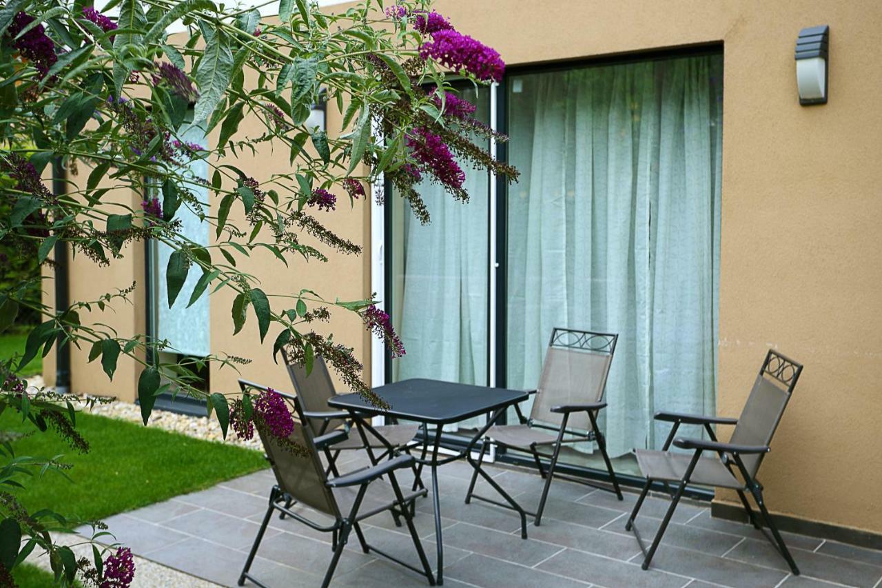 Townhouse On Budapest Border ブダエルシュ エクステリア 写真