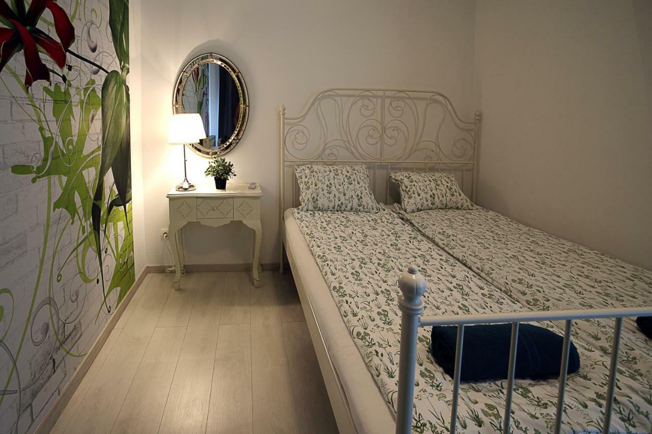 Townhouse On Budapest Border ブダエルシュ エクステリア 写真