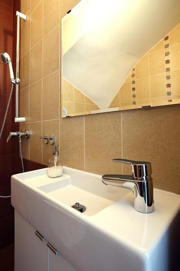 Townhouse On Budapest Border ブダエルシュ エクステリア 写真